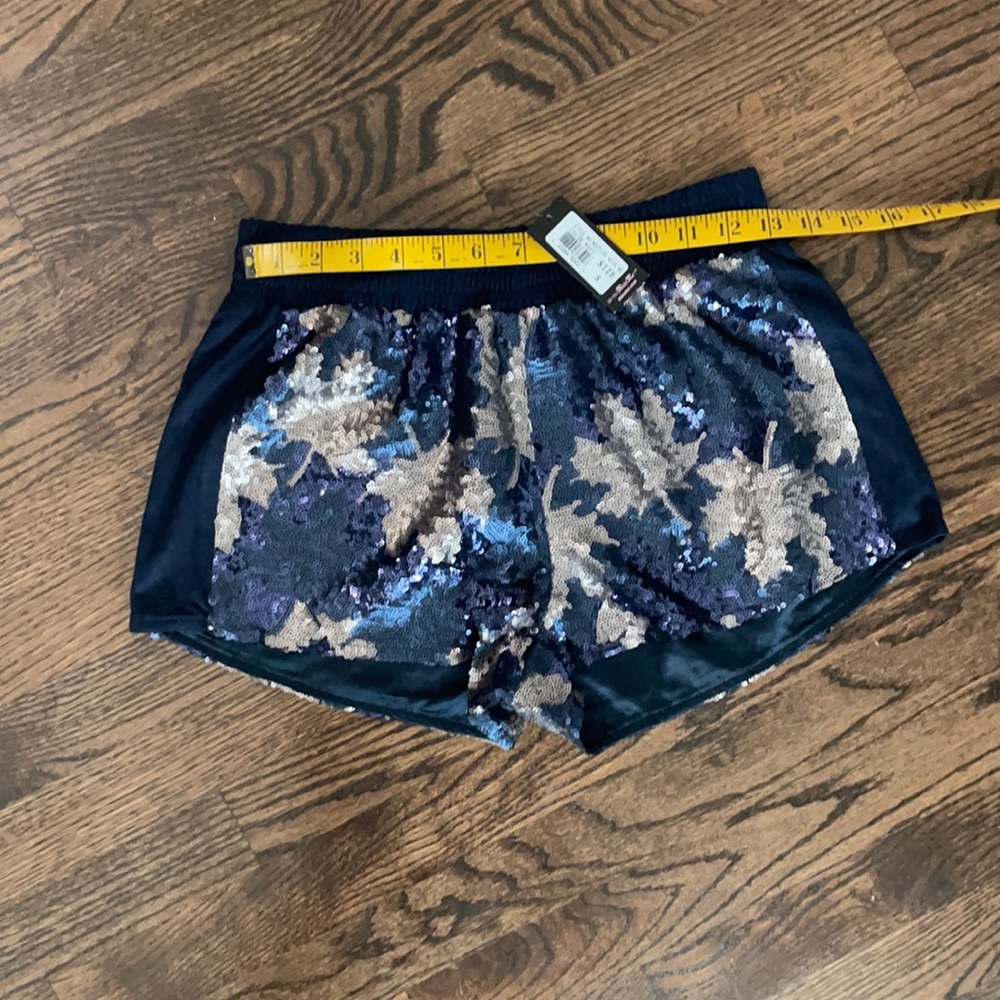 Miss Me Sequin Shorts - Picture 7 of 9
